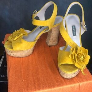 Nine West Mustard Yellow Platform Heels 7.5
